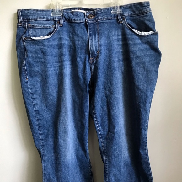 Levi’s Plus Size Denim Blue Jeans Cropped Cuffed Medium Wash Women’s 22W - Picture 3 of 6